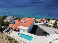 Delfin Hotels in Cesarica