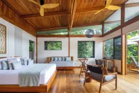 El Remanso Rainforest Lodge - parking