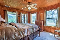 Two Cozy Medina Cottages, Game Room, Mountain View - parking