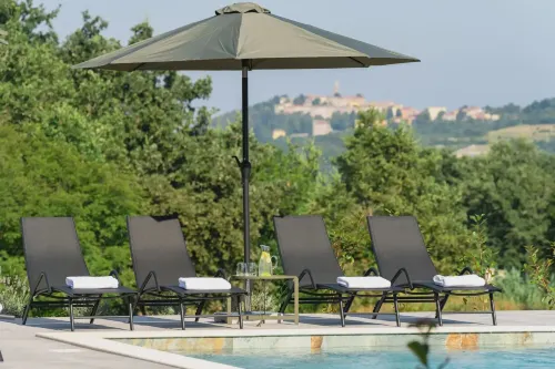 Photinia in Labin With 3 Bedrooms and 1 Bathrooms - Villaer