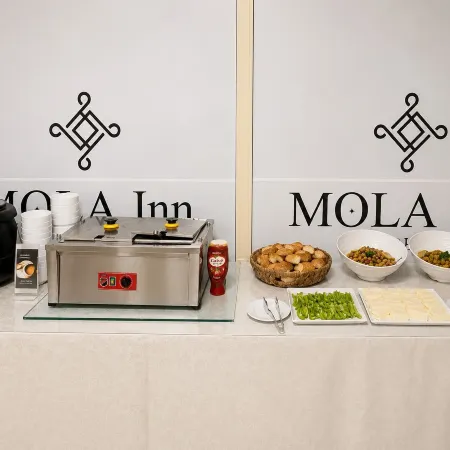 MOLA INN