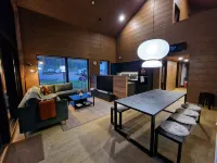 Stylish 4BR Villa for 10 - Private Jacuzzi & Sauna - Villa