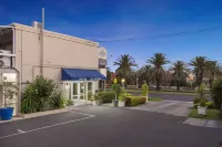 Alexander Motor Inn & Apartments - Motels