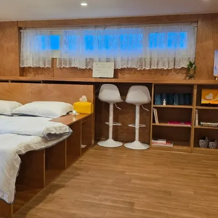 Jeju Gallery House Отели рядом с достопримечательностью «Парк бонсай «Энергичный Сад»»