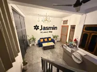 Jasmin A Luxury Stay - Bed and Breakfasts