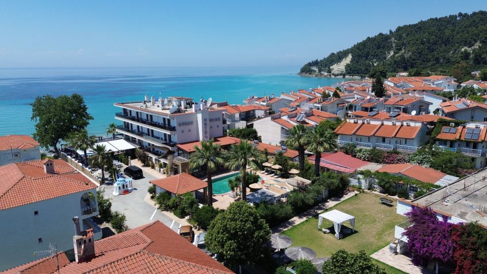 Evlogia Hotel Seafront and Anex by Greek Pride
