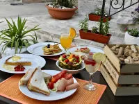 Heritage Palace Varos - Mag Quaint & Elegant Boutique Hotels Hotels in de buurt van Old Split
