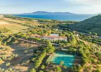 Argentario Osa Resort - parking