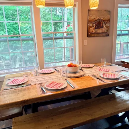 Free EV Charging, Loft, Views, Hot Tub, Pets, Private, 2 Beds, Firepit & Deck
