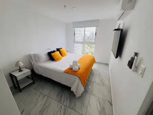 Balboa Avenue Sky Suites - Mountain view