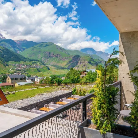Step Inn - Kazbegi