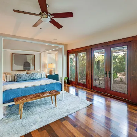 4-Season Boathouse, Hot Tub! Guadalupe River Oasis