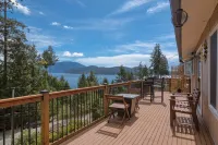 Cozy Home with Ocean and Mountain views. Family sized wth game room and deck - Boutique