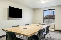 里奇蒙北凱隆波因特飯店 - 近大學 - Wi-Fi