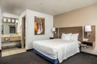 St. George Inn and Suites - Mountain view