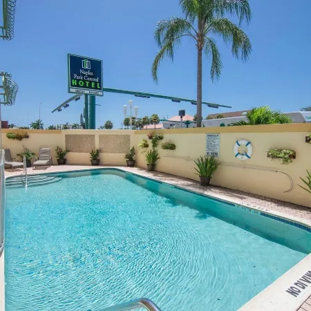 Naples Park Central Hotel