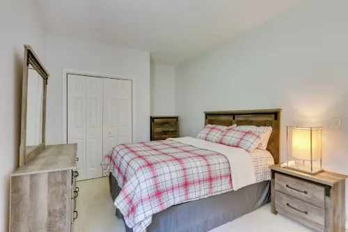 Basye Getaway w/ Pool Access, 2 Mi to Bryce Resort - 3-Star
