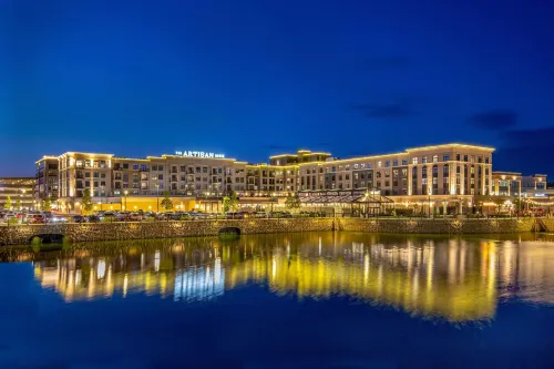 The Artisan at Tuscan Village, a Tribute Portfolio Hotel - Pools