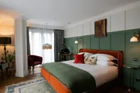 The Rabbit Hotel & Retreat - parking
