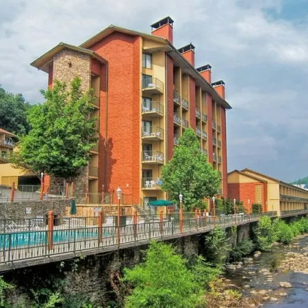 River Terrace Resort & Convention Center