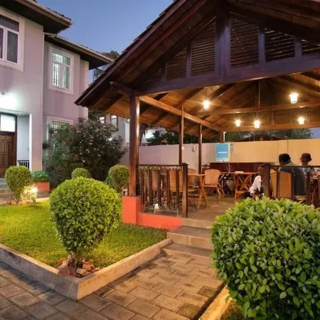 The Highbridge Guest Lodge