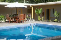 Huon Gulf Hotel & Apartments - Pools
