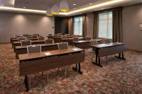 Hampton Inn & Suites Buena Park - parking