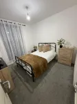 2 Bedroom Apartment with Balcony, Double Bed & Single Bed in living Room - 2 ดาว