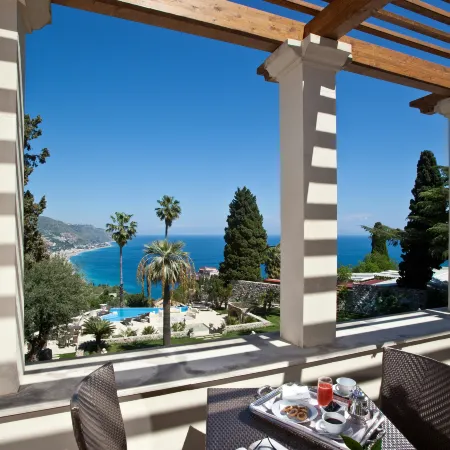 The Ashbee Hotel