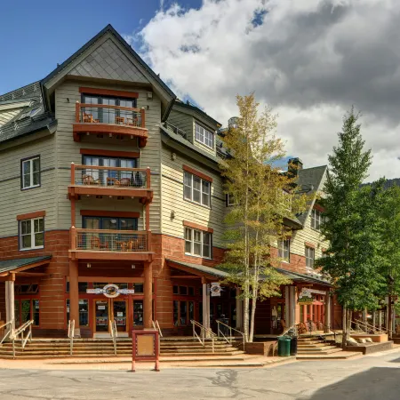 Black Bear Lodge 3 Bedroom Condo in River Run Village