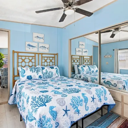 Oceanview Paradise AT Venture Out+4 Bikes & 2-2 Seat Kayaks! King & Queen Beds!