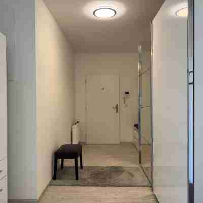 2 Bed Apartment Sleeps 6 - Free Parking - Pets Others