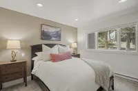 Mountain Views + Hot Tub Near Resort - 수영장