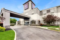 Sleep Inn & Suites Buffalo Airport - parking