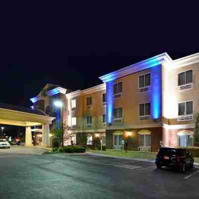 Holiday Inn Express & Suites Abilene Mall South Hotel Exterior