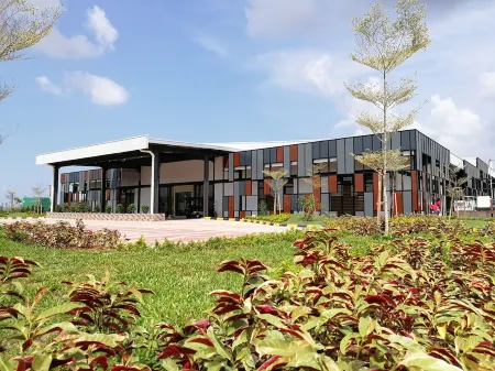 Desa Selatan Resort Отели рядом с достопримечательностью «Pantai Tanjung Sepang»