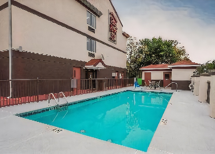 Red Roof Inn & Suites Columbus West Broad