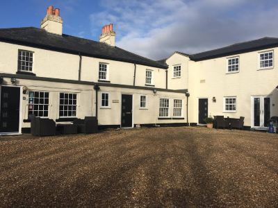 4 Bedroom & 4 Bathroom House Near St Neots
