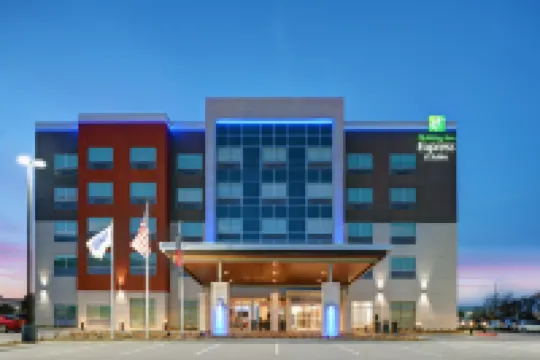 Holiday Inn Express & Suites HOUSTON MEMORIAL - CITY CENTRE by IHG Hotels near Memorial City