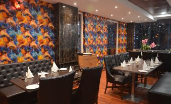 Hotel Grand SR - Housity