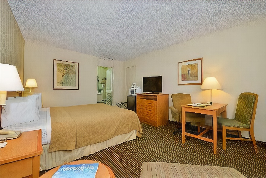 Travelodge by Wyndham Palm Springs