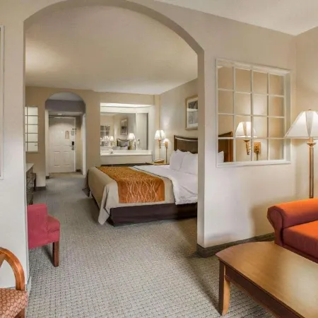 Rodeway Inn and Suites on the River