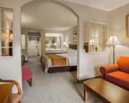 Rodeway Inn and Suites on the River