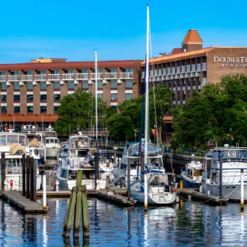 DoubleTree by Hilton Hotel New Bern  Riverfront