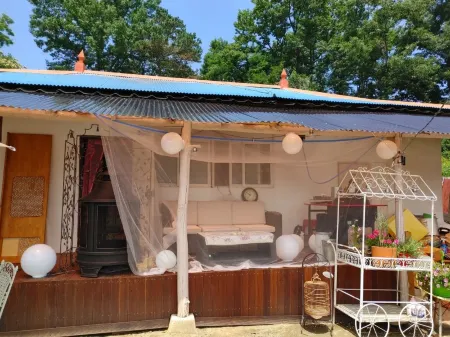 Goesan Hyeonminine Hwangtojip Pension Отели в г. Квесан