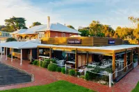 Quarters at Flinders Hotel Hotels in Shoreham
