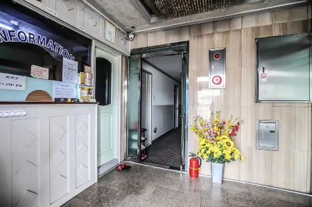 Nonsan Eden Sanjang Отели рядом со станцией Ganggyeong Station