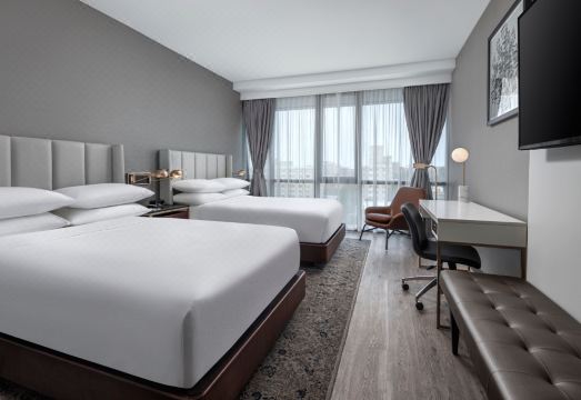 Four Points by Sheraton Flushing 외관