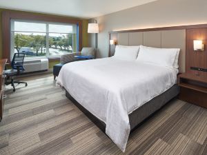 Holiday Inn Express & Suites Doral - Miami