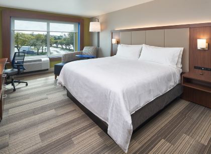 Holiday Inn Express & Suites Doral - Miami